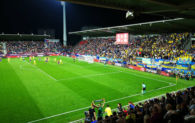 &quot;Згинуть наші вороженьки&quot;: вболівальники вражаюче виконали гімн України на стадіоні у Чехії (відео)